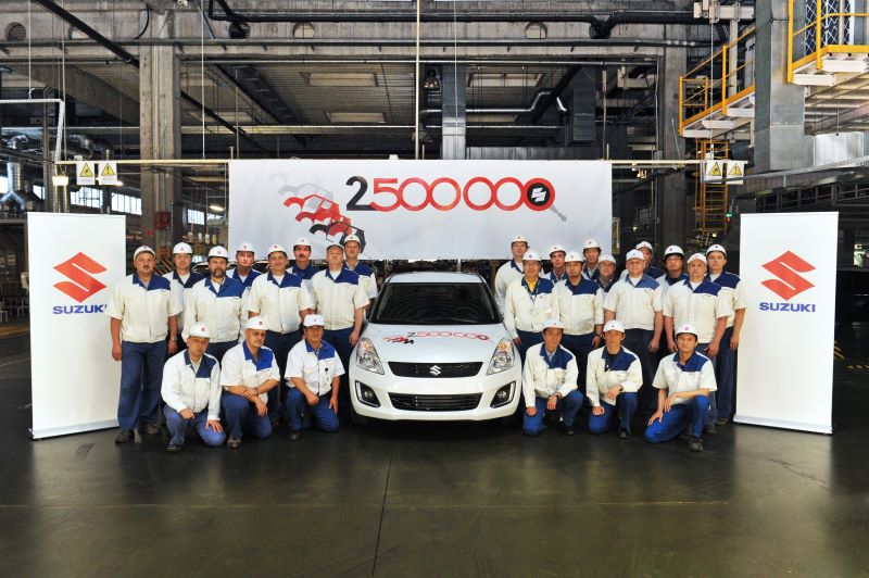 2,5-millionster Suzuki rollt im Werk Esztergom vom Band