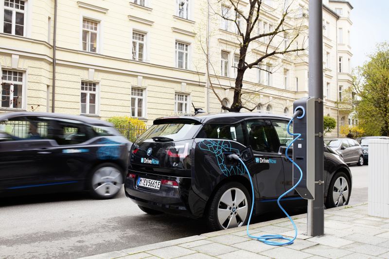 BMW Group und Stadt München starten Kooperationsprojekt „Light & Charge“