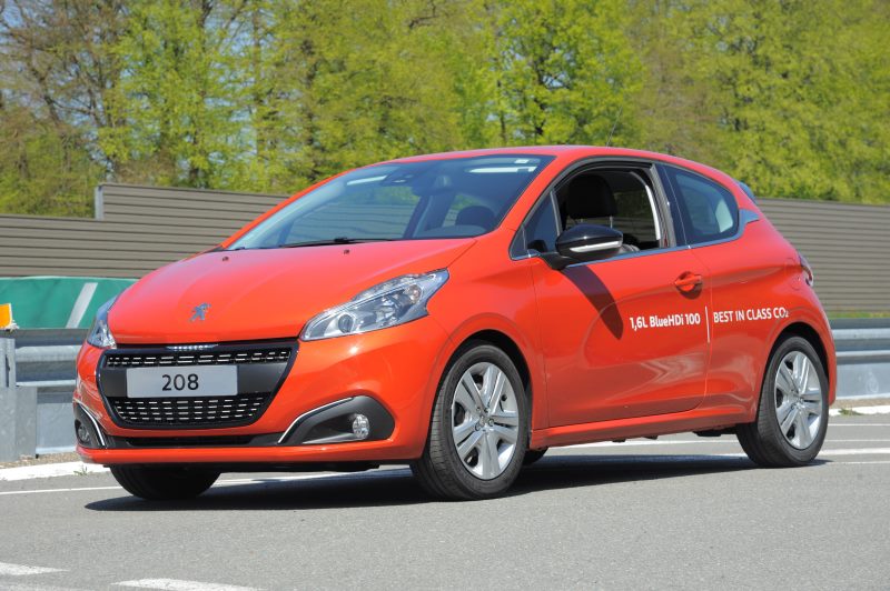 Peugeot 208 BlueHDi 100