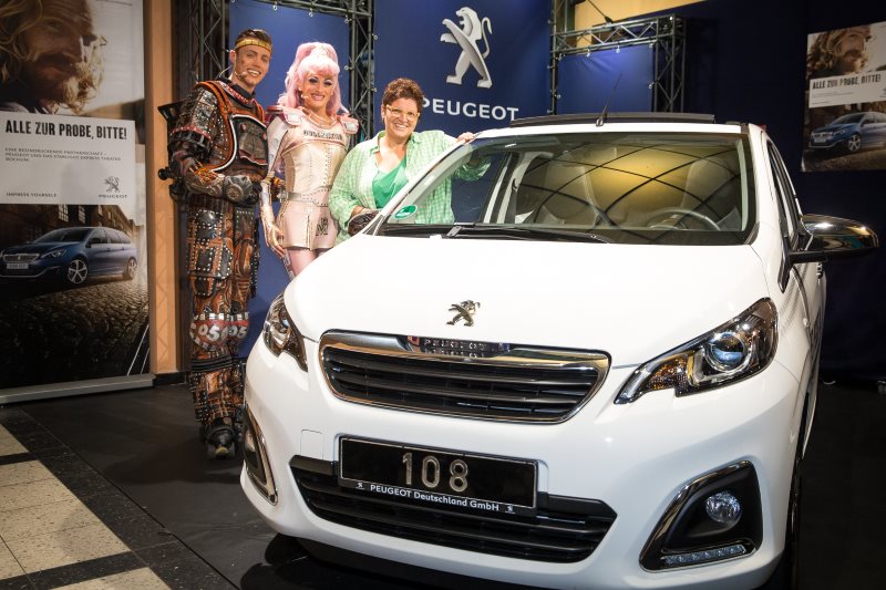 Peugeot versüßt den Musicalbesuch - Starlight Express Theater in Bochum ehrt 16-millionsten Gast