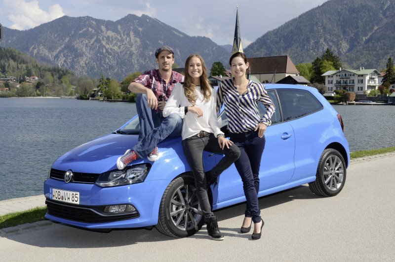 Prominentes Schaulaufen bei der Fahrpremiere des neuen VW Polo und VW CrossPolo