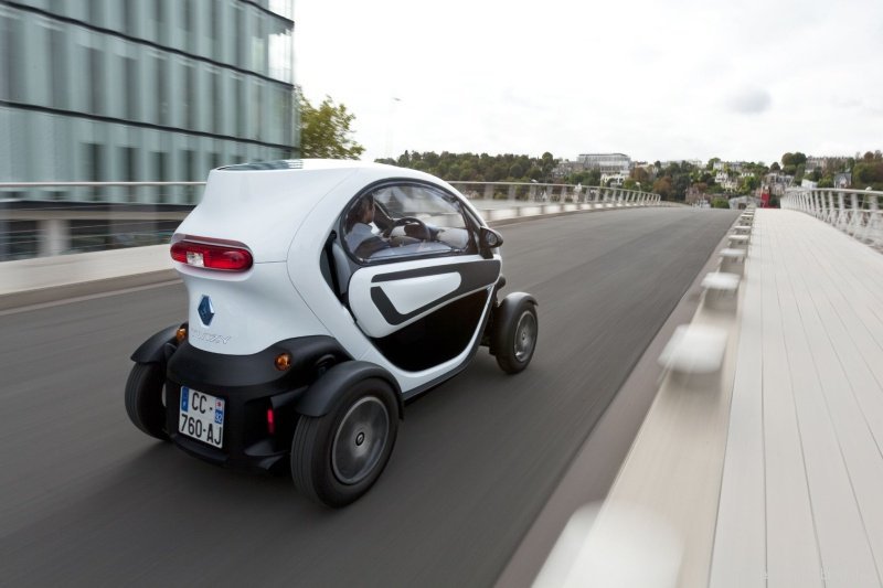 Renault Twizy mit Seitenscheiben