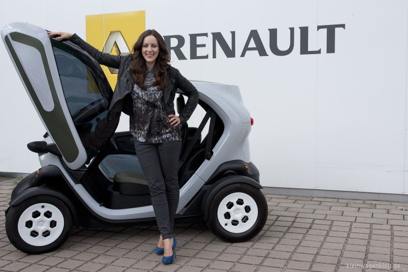 Schauspielerin Jasmin Wagner startet im Renault Twizy durch