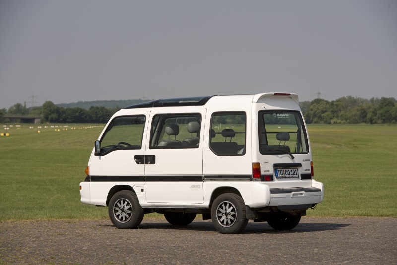 Subaru Libero E12 Super Deluxe