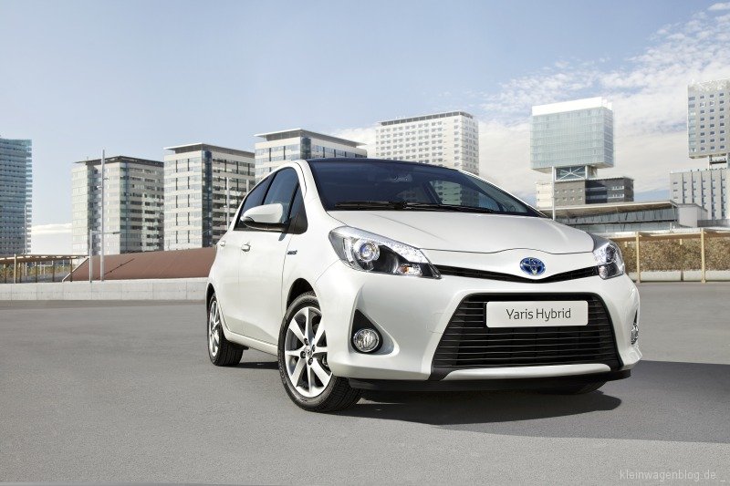 Toyota  Yaris Hybrid