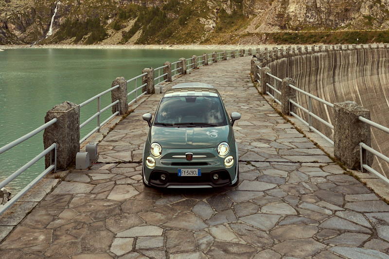 Abarth 695 70° Anniversario ist der Star der Abarth Days