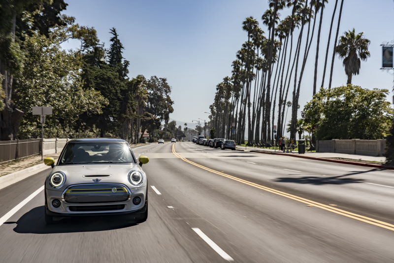 Im MINI Cooper SE vom Silicon Valley nach Hollywood