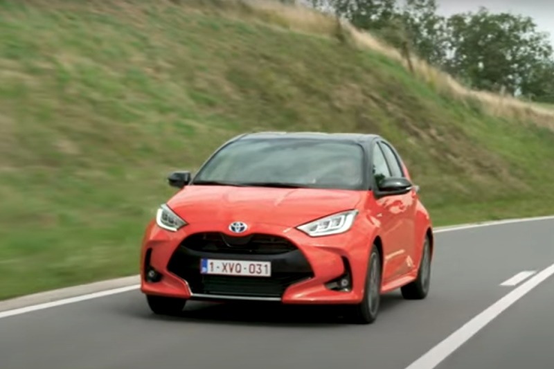 Video: Toyota Yaris Hybrid „Style“ | Test: Sparsam und spaßig? | Autophorie
