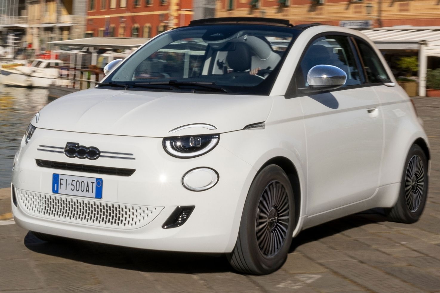 Fiat 500 Hybrid Dolcevita