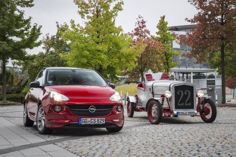 Loryc Electric Speedster: Traditionsmarke setzt auf Opel-Technik